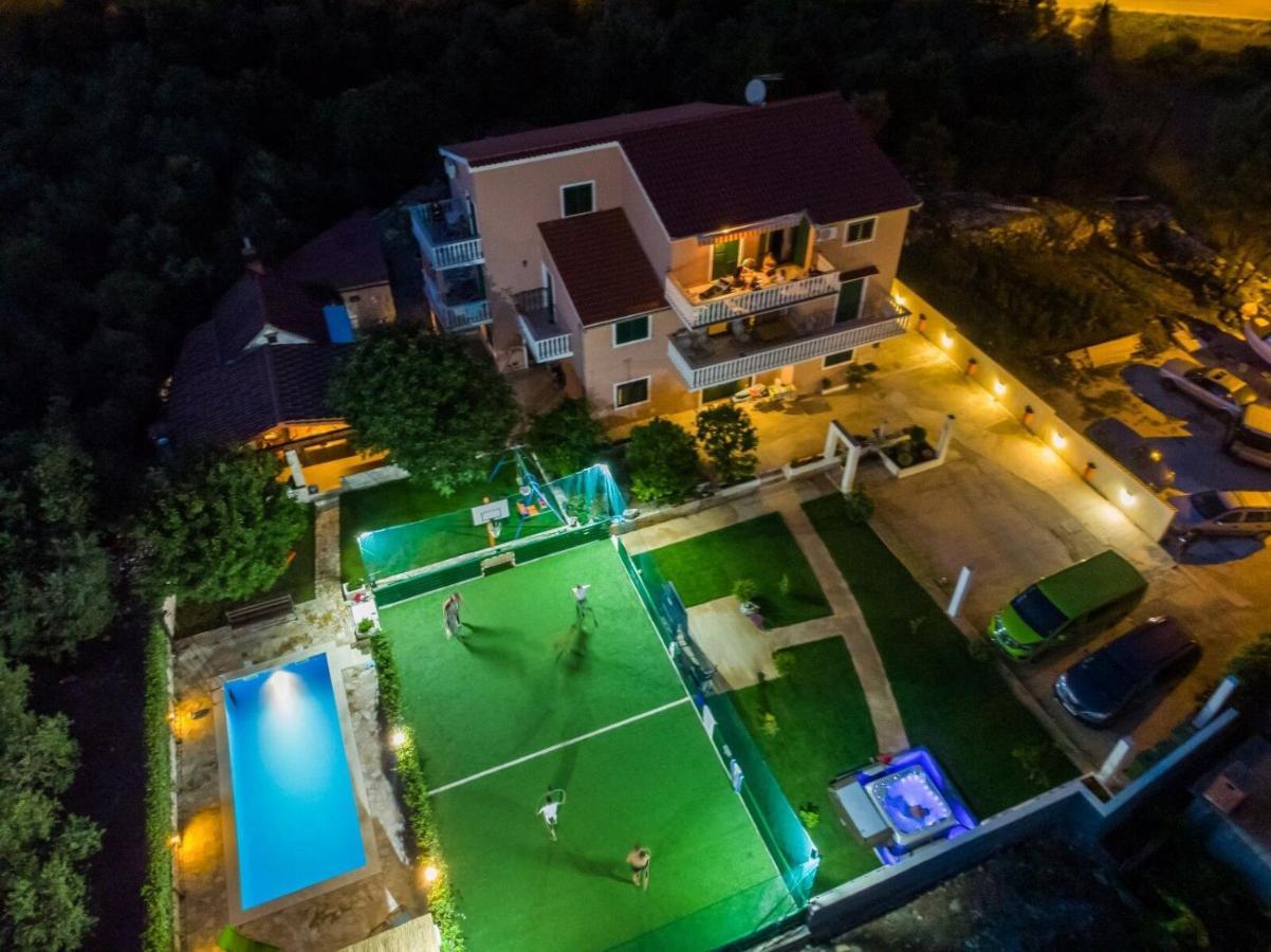 סגט ווראנייצה Apartments Mirko מראה חיצוני תמונה