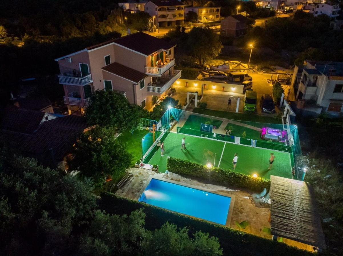 סגט ווראנייצה Apartments Mirko מראה חיצוני תמונה
