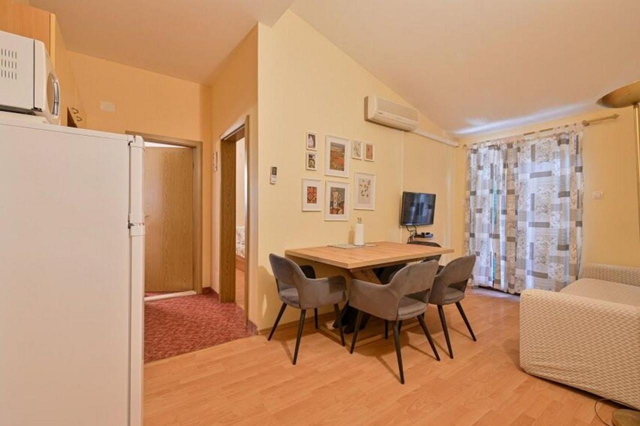 סגט ווראנייצה Apartments Mirko מראה חיצוני תמונה
