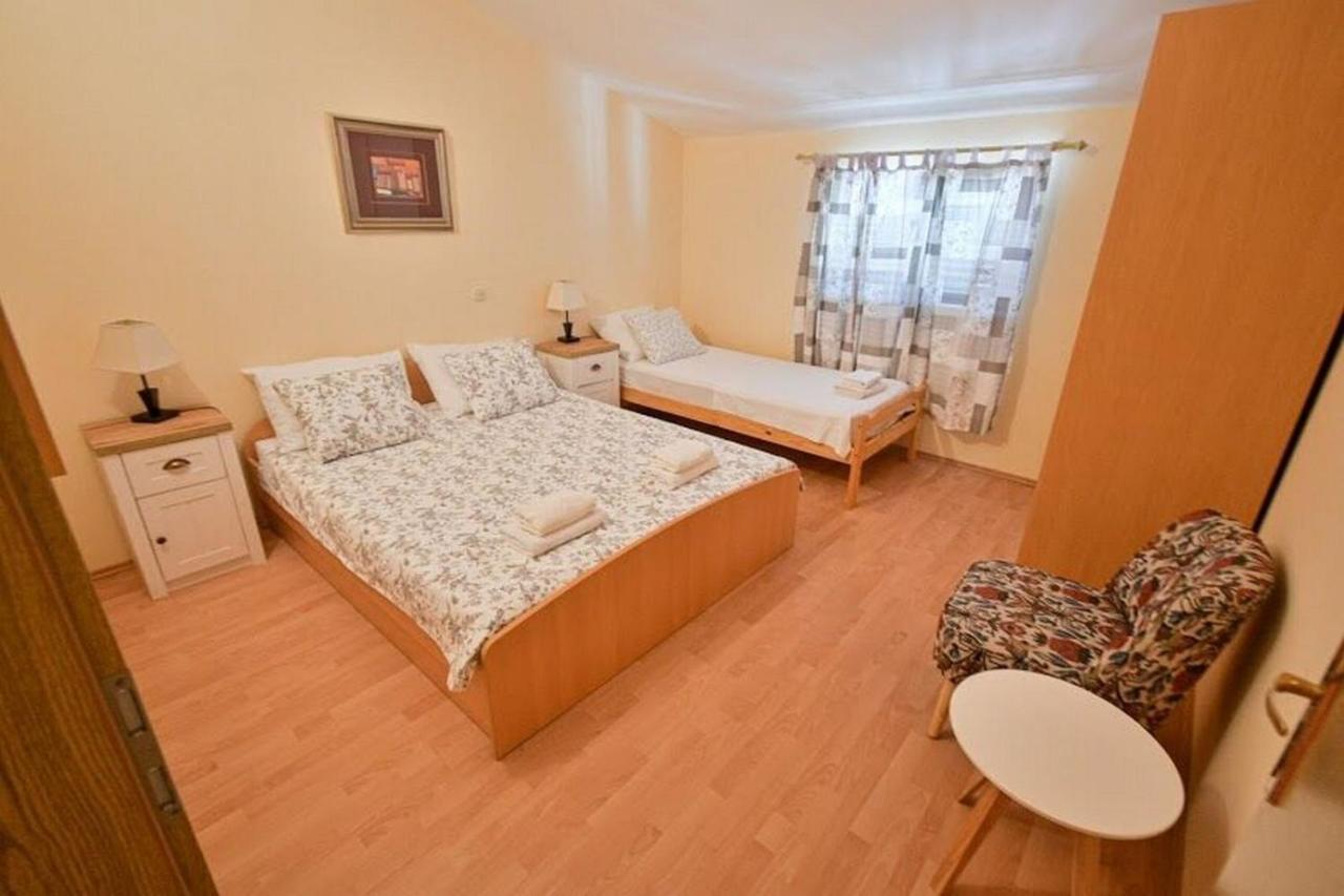 סגט ווראנייצה Apartments Mirko מראה חיצוני תמונה
