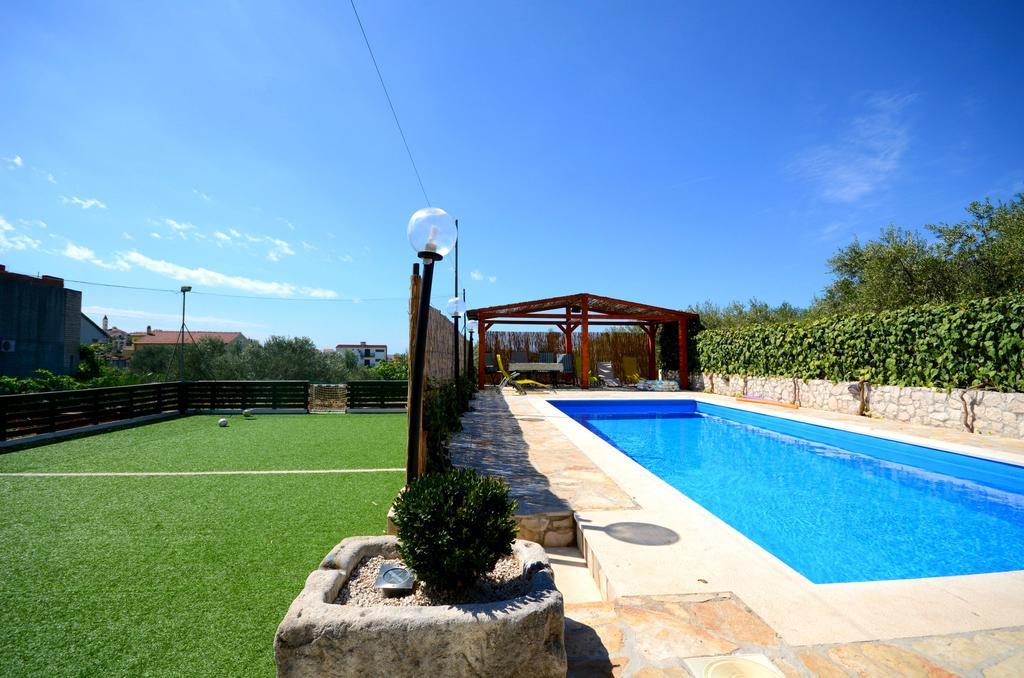 סגט ווראנייצה Apartments Mirko מראה חיצוני תמונה