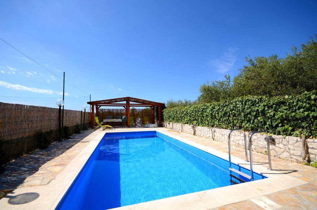 סגט ווראנייצה Apartments Mirko מראה חיצוני תמונה